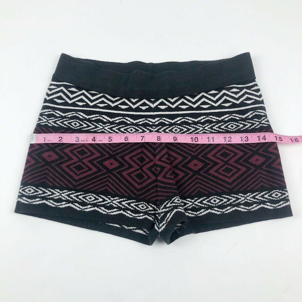 Forever 21 Aztec Patterned High Waist Hot shorts - Picture 3 of 4
